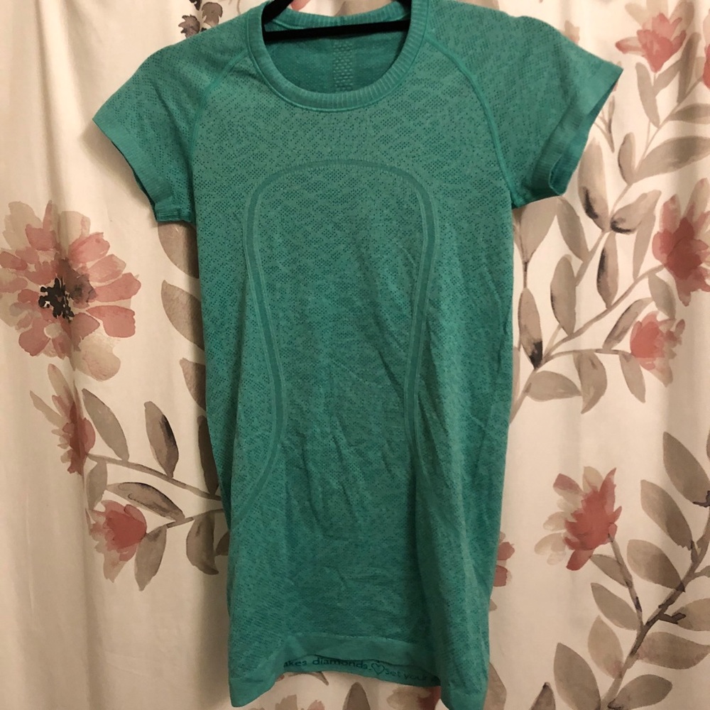 Lululemon tech short sleeve crew